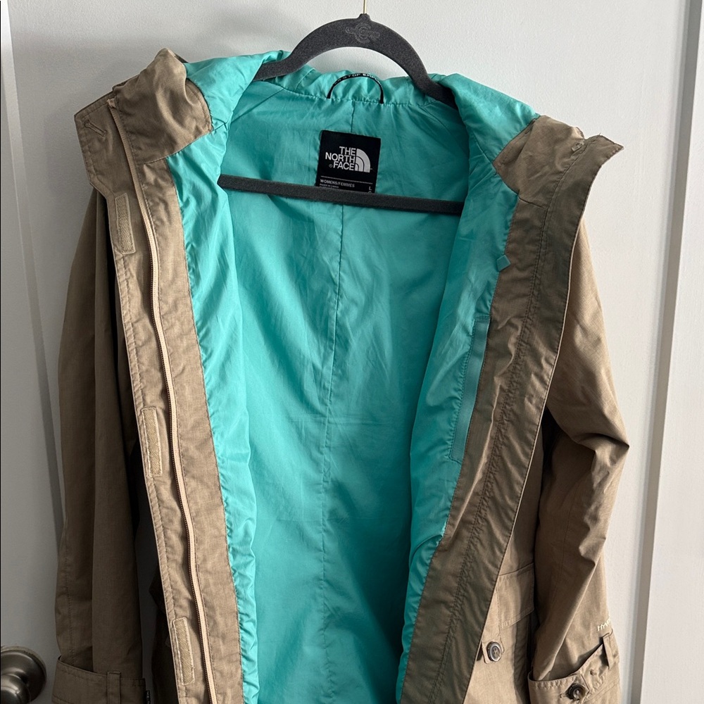 The North Face Khaki Jacket with Teal Lining - Picture 8 of 8